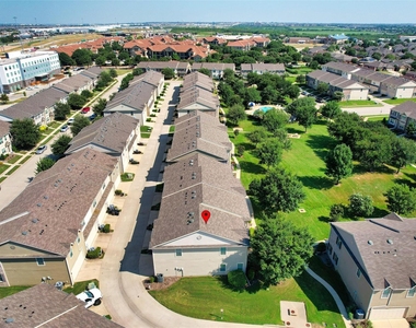 6900 Carrington Lane - Photo Thumbnail 34