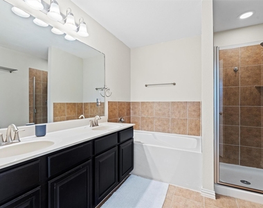 6900 Carrington Lane - Photo Thumbnail 15