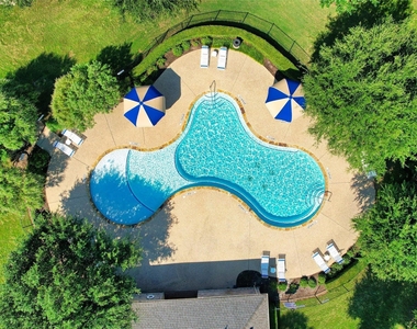 6900 Carrington Lane - Photo Thumbnail 37