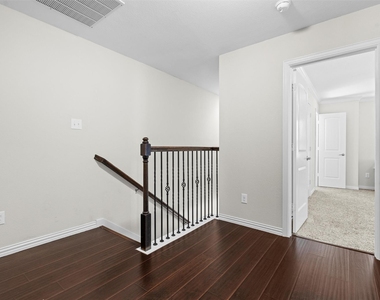 6900 Carrington Lane - Photo Thumbnail 11