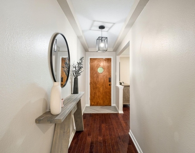 2711 Alco Avenue - Photo Thumbnail 15