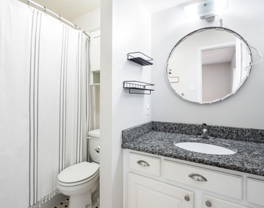 2711 Alco Avenue - Photo Thumbnail 10