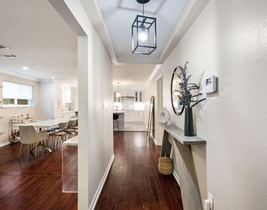 2711 Alco Avenue - Photo Thumbnail 16