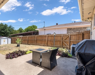 2711 Alco Avenue - Photo Thumbnail 17