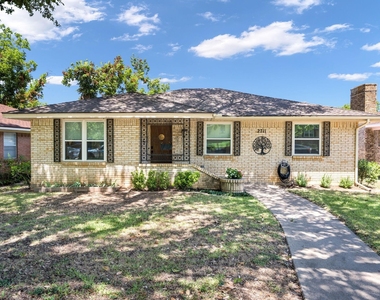 2711 Alco Avenue - Photo Thumbnail 21