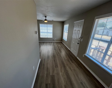 6814 Lockheed Avenue - Photo Thumbnail 5