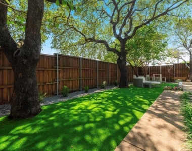 9003 Villa Park Circle - Photo Thumbnail 6