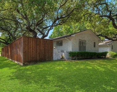9003 Villa Park Circle - Photo Thumbnail 3