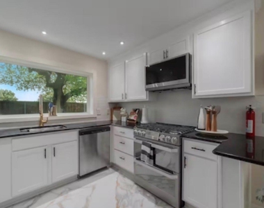9003 Villa Park Circle - Photo Thumbnail 20