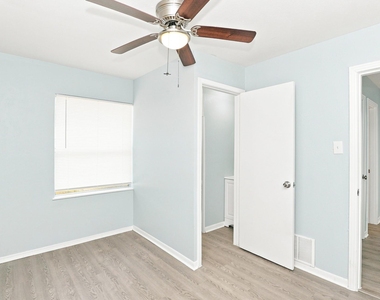 5736 Aton Avenue - Photo Thumbnail 13