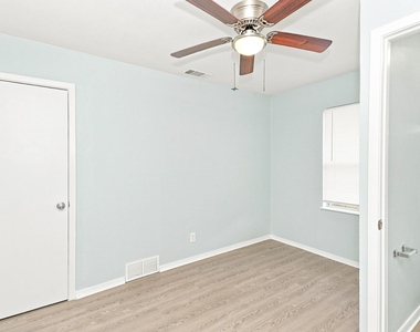 5736 Aton Avenue - Photo Thumbnail 8