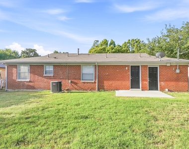 5736 Aton Avenue - Photo Thumbnail 14