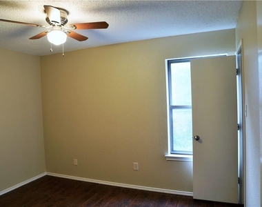 7624 Cedarhill Road - Photo Thumbnail 7