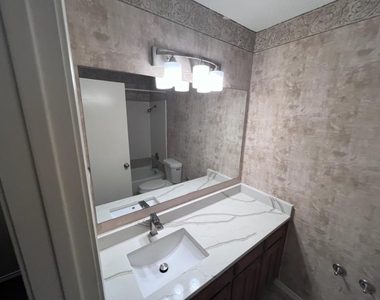 7624 Cedarhill Road - Photo Thumbnail 10