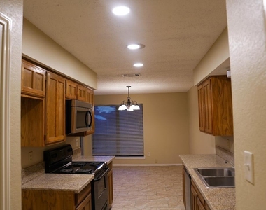 7624 Cedarhill Road - Photo Thumbnail 2