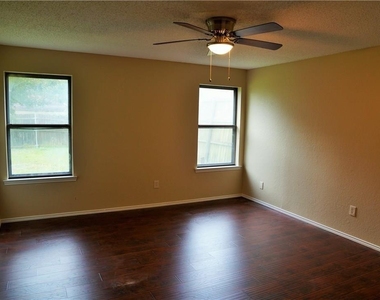 7624 Cedarhill Road - Photo Thumbnail 6