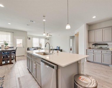 11229 Guinness Drive - Photo Thumbnail 14