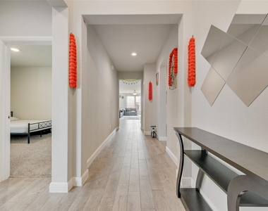 11229 Guinness Drive - Photo Thumbnail 5