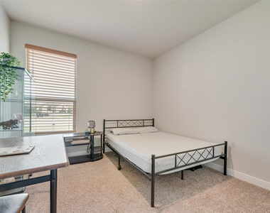 11229 Guinness Drive - Photo Thumbnail 8