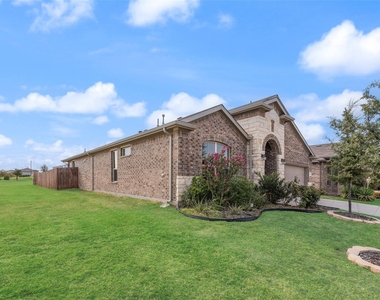 11229 Guinness Drive - Photo Thumbnail 2