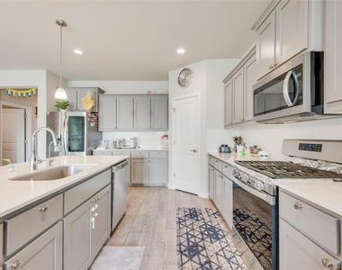 11229 Guinness Drive - Photo Thumbnail 12
