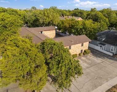 1108 N Elm Street - Photo Thumbnail 20