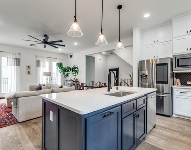 1410 Elevado Drive - Photo Thumbnail 12