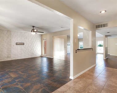925 Lombardy Drive - Photo Thumbnail 10
