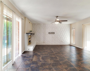 925 Lombardy Drive - Photo Thumbnail 8