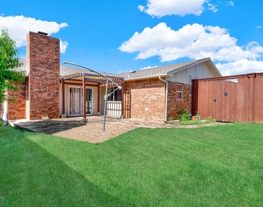 925 Lombardy Drive - Photo Thumbnail 26