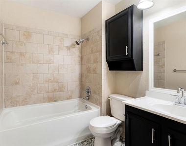 925 Lombardy Drive - Photo Thumbnail 16