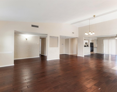 925 Lombardy Drive - Photo Thumbnail 4