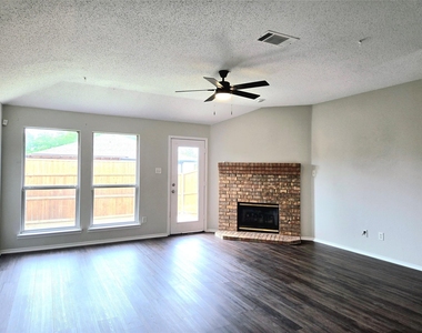 4156 Palace Place - Photo Thumbnail 4