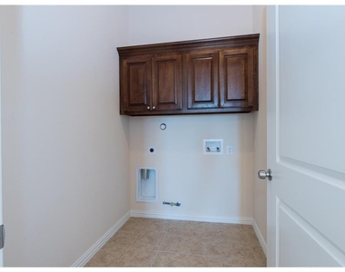 4004 Hanaa Court - Photo Thumbnail 18