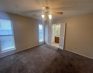 2709 Stanford Street - Photo Thumbnail 1