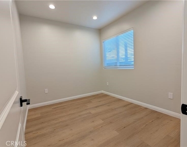 913 A Durango Ct. - Photo Thumbnail 4