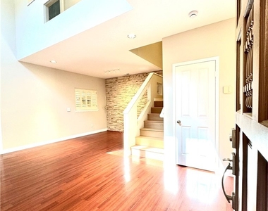 2072 Villa Del Lago Dr #a - Photo Thumbnail 2