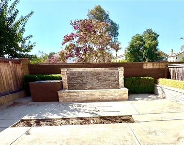 2072 Villa Del Lago Dr #a - Photo Thumbnail 28