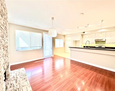 2072 Villa Del Lago Dr #a - Photo Thumbnail 6