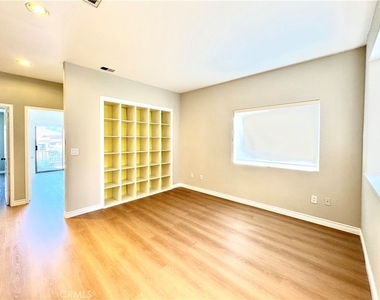 2072 Villa Del Lago Dr #a - Photo Thumbnail 15