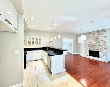 2072 Villa Del Lago Dr #a - Photo Thumbnail 10