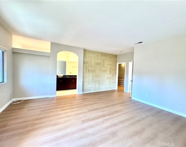 2072 Villa Del Lago Dr #a - Photo Thumbnail 17
