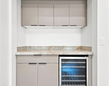 12818 Bloomfield Street - Photo Thumbnail 6