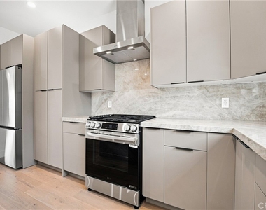 12818 Bloomfield Street - Photo Thumbnail 12