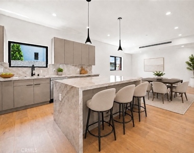 12818 Bloomfield Street - Photo Thumbnail 3