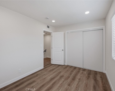 104 N Atlantic - Photo Thumbnail 4