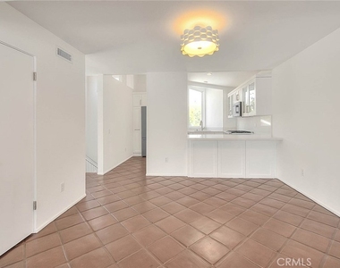 310 Bayview Drive - Photo Thumbnail 13