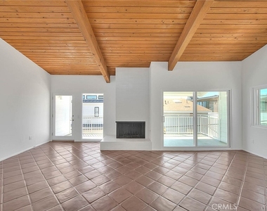 310 Bayview Drive - Photo Thumbnail 10