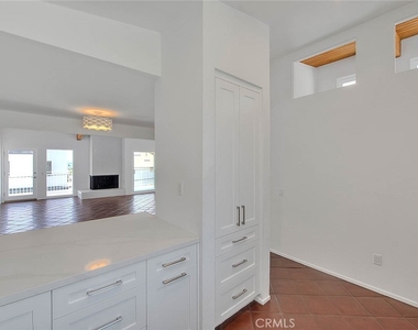 310 Bayview Drive - Photo Thumbnail 19