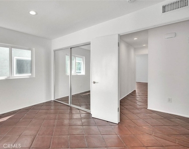 310 Bayview Drive - Photo Thumbnail 6
